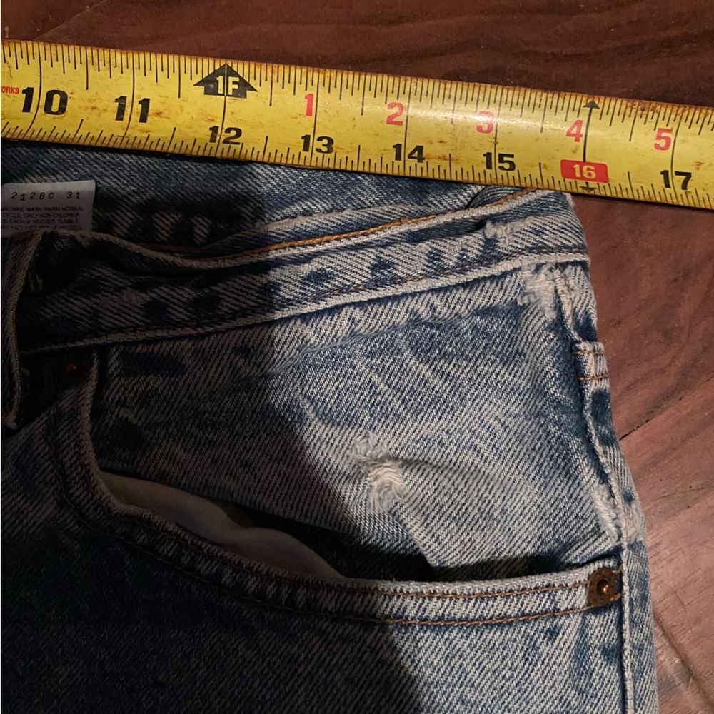 Vintage Levis Jeans Mens 34X32 Distressed Light Wash Relaxed Straight Leg Y2K - Picture 13 of 15